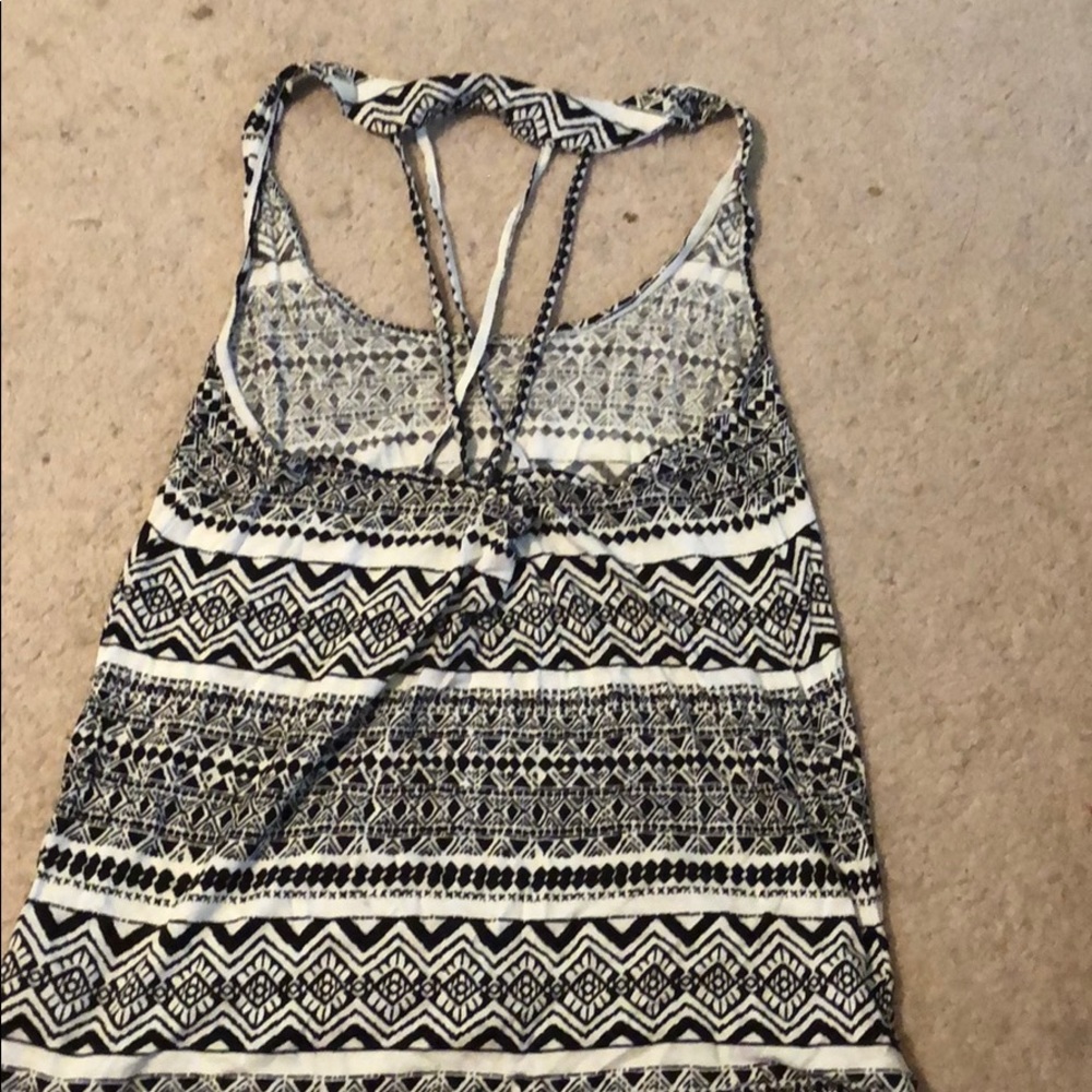 Patterned Tank Top - Picture 2 of 3